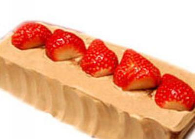 ココアと苺のケーキ