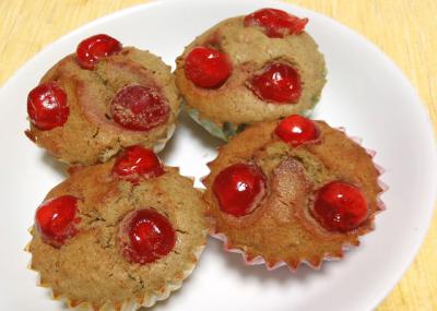 米粉とチェリーのマフィン
