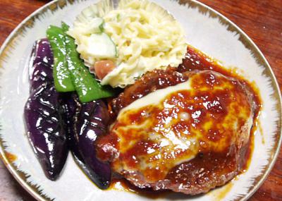 煮込みハンバーグ