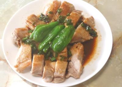 鶏モモのピリ辛ネギソース