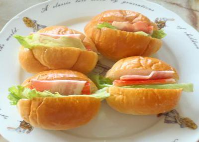 ロールパンサンド