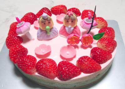 ひな祭りの三段ムースケーキ