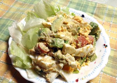 アボカドと卵のサラダ