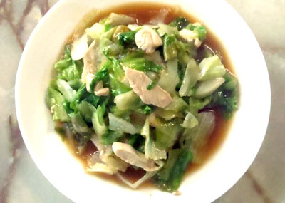 鶏肉とレタスの中華炒め