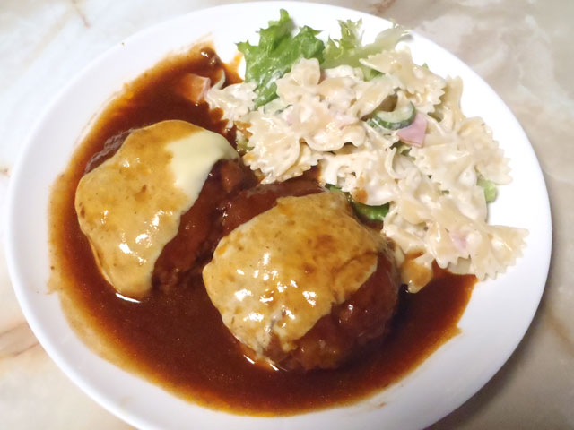 我が家の煮込みハンバーグ