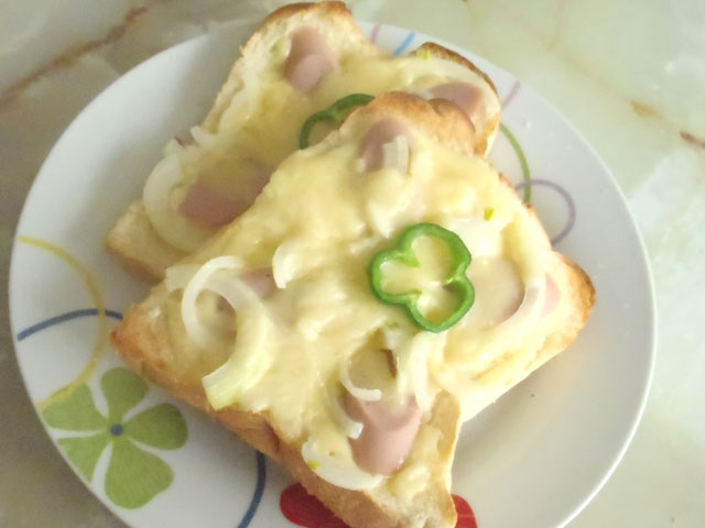 ソーセージマヨトースト