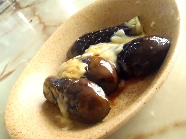 炒め茄子のチーズ乗せ