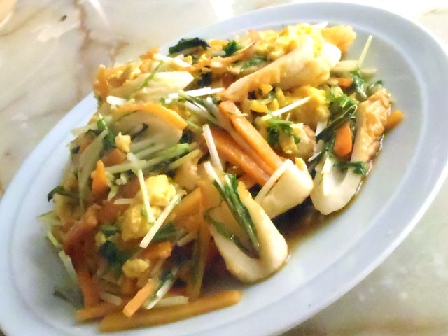 水菜と竹輪の卵炒め