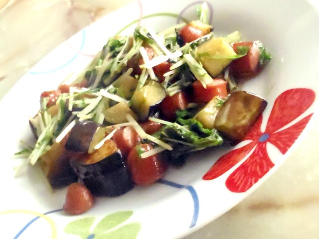 なすとソーセージのコロコロ炒め