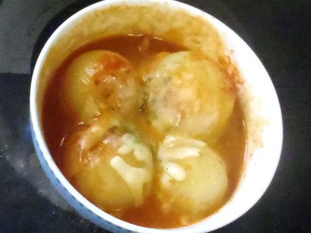 玉ねぎカップのケチャップ煮