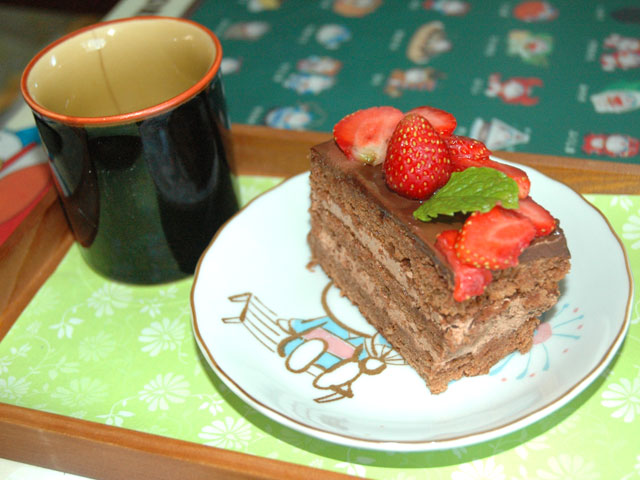 苺とチョコのしっとりケーキ