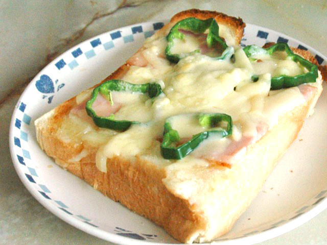 ベーコンとマヨトースト