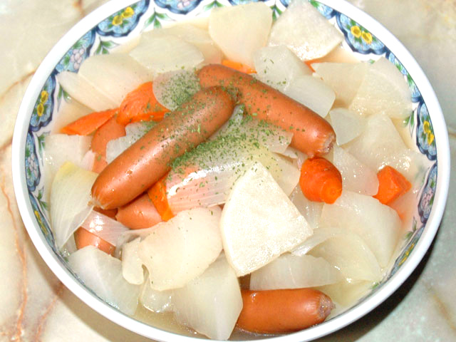 大根とソーセージのポトフ風