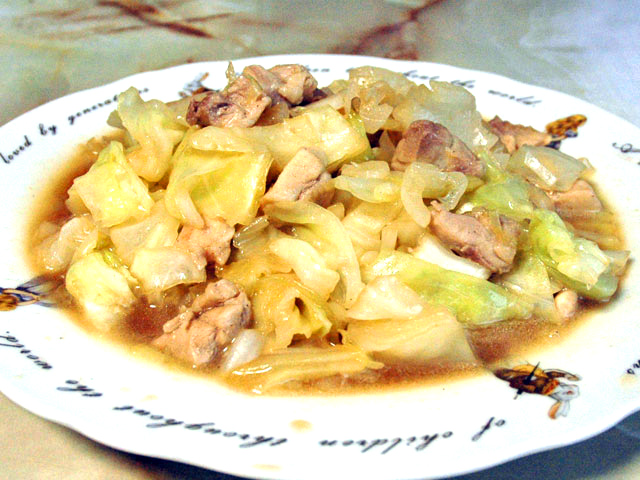 鶏モモとキャベツのフライパン蒸し