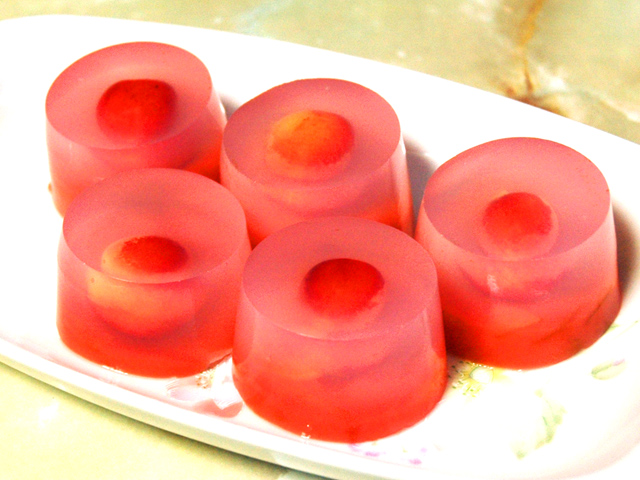 チェリーが透けて見える！プチ宝石箱寒天ゼリー♪