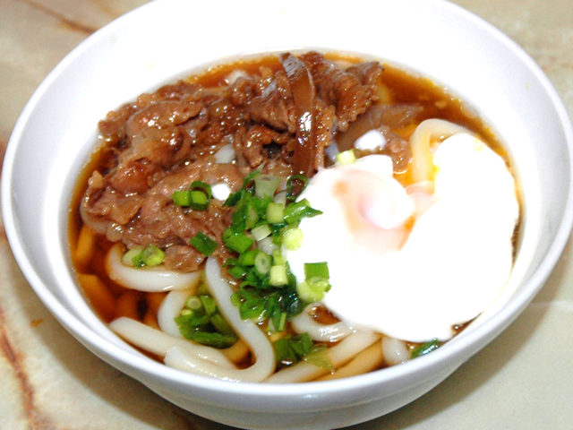 牛肉のぶっかけうどん★温玉乗せでボリュームUP！