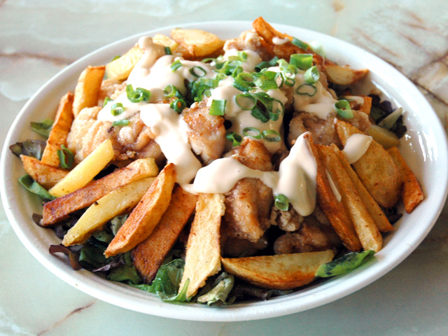 居酒屋風？鶏モモとポテトのマヨネーズソースがけ♪