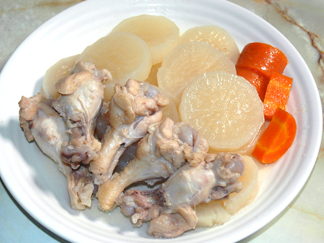 圧力鍋で時短！鶏手羽と大根たっぷりの煮物！