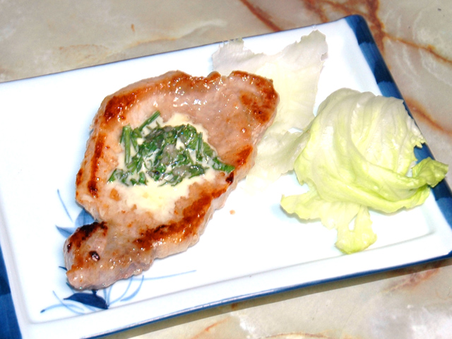 バターレモンソースで！スパイシーなポークステーキ♪