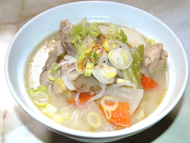 里芋入り！豚汁ならぬ鶏汁で温まろう！