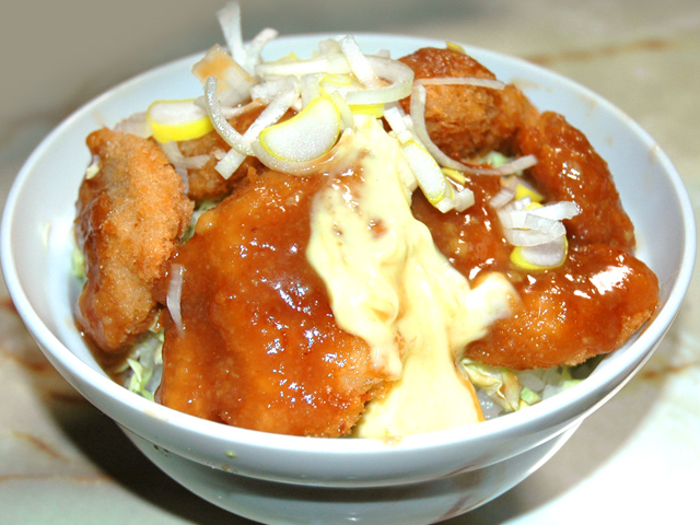 冷凍のチキンカツで！スタミナ味噌カツ丼♪