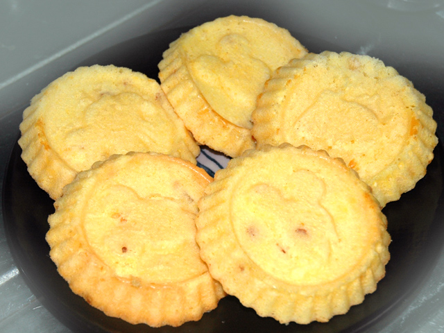 オレンジジュースで！オレンジのシンプルマドレーヌ♪