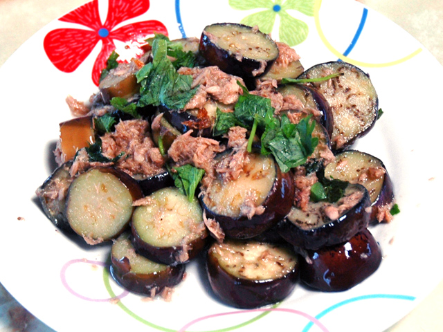 青じそでさっぱりと！揚げ焼きナスのツナ炒め♪