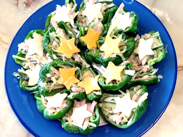 ピーマンたっぷり！ピーマンカップのマヨサラダ詰め♪