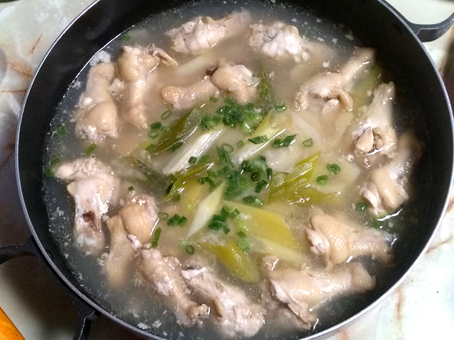 寒い夜にも！サムゲタン風手羽元のさっぱりスープ♪