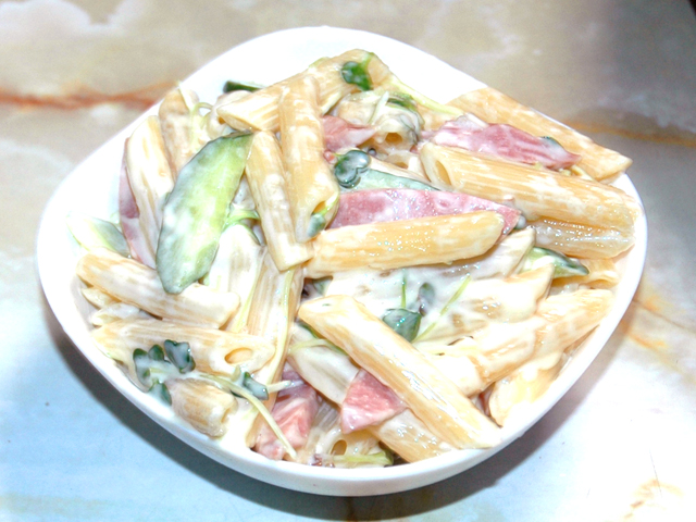 貝割れでアクセント！マカロニのマヨネーズサラダ♪