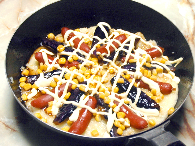 フライパンで焼く！いももちの照り焼きピザ風♪