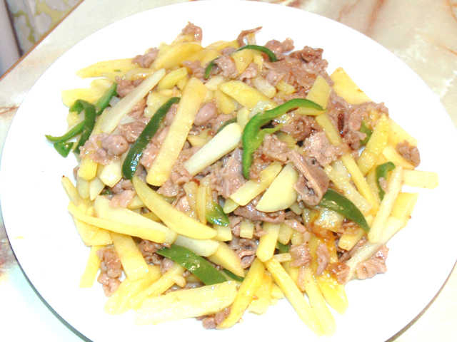 レンジで時短！牛じゃがのチンジャオロース風♪