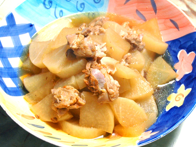 大根の大量消費に！大根と鶏もものピリ辛圧力煮♪