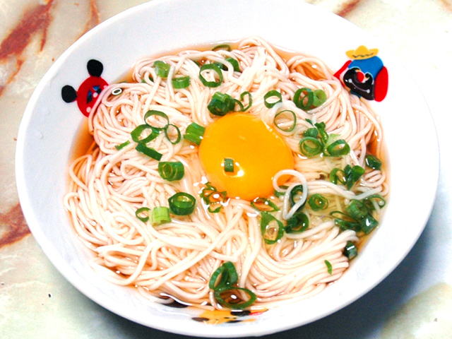 暑い夏にぴったり！ひんやりつゆの月見そうめん♪