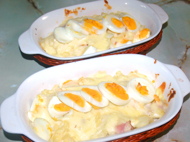 ゆで卵で！自作ホワイトソースからのエッググラタン♪