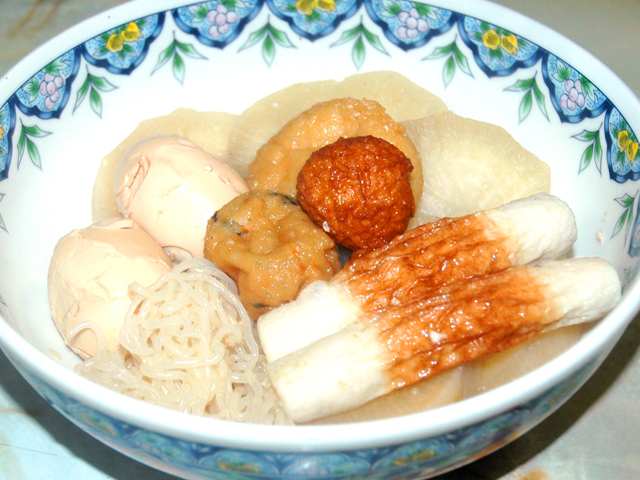 大根の大量消費にも！圧力鍋で作る白みそおでん♪