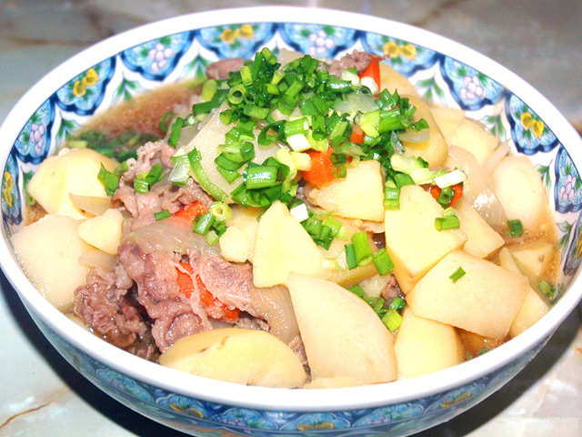 牛コマ肉と鍋一つで完結！牛コマと根菜の甘辛煮♪