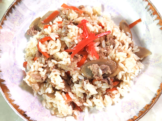 残りご飯でも作れる？豚コマとごぼうの混ぜご飯♪