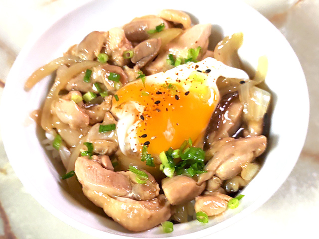 親子丼アレンジ！卵でとじない？親子丼の温泉卵乗せ！