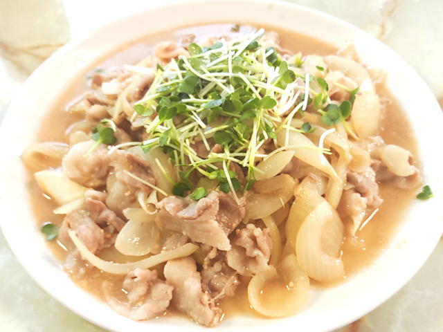 ご飯が進む味？！豚バラ薄切り肉の味噌生姜焼き♪