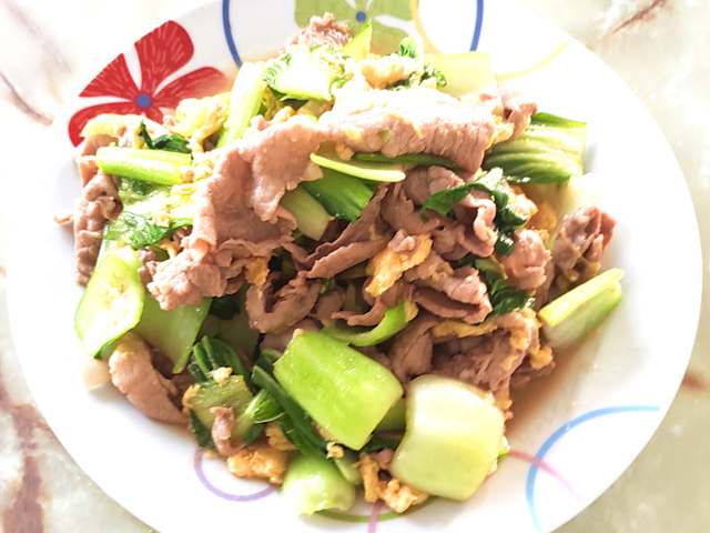 ささっとオイスターで！豚こまとチンゲンサイの卵炒め