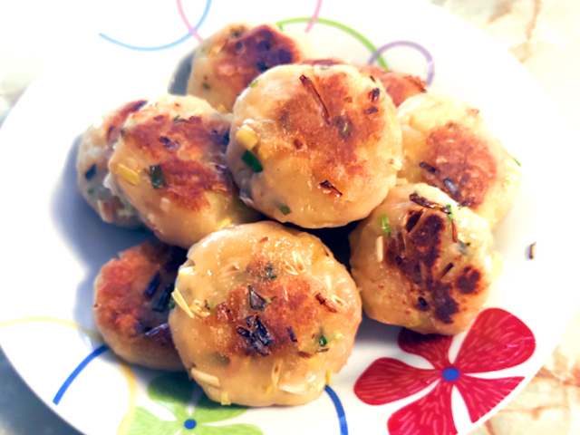 大量消費にも！あさつきとじゃがいもの和風いも餅♪