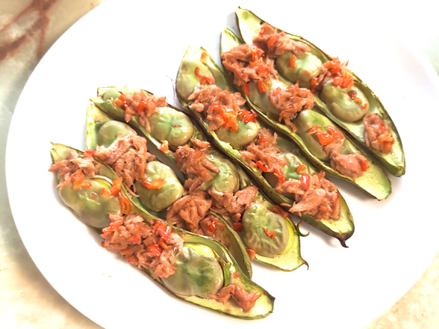 オーブントースターでこんがり？そら豆とツナの姿焼き