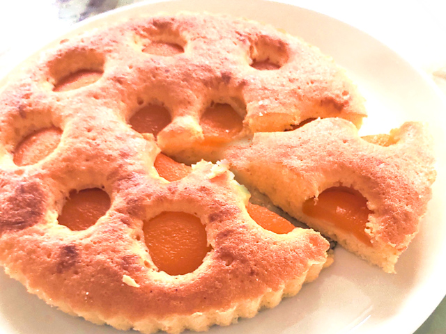 アプリコット缶で！杏子のシンプルバターケーキ♪