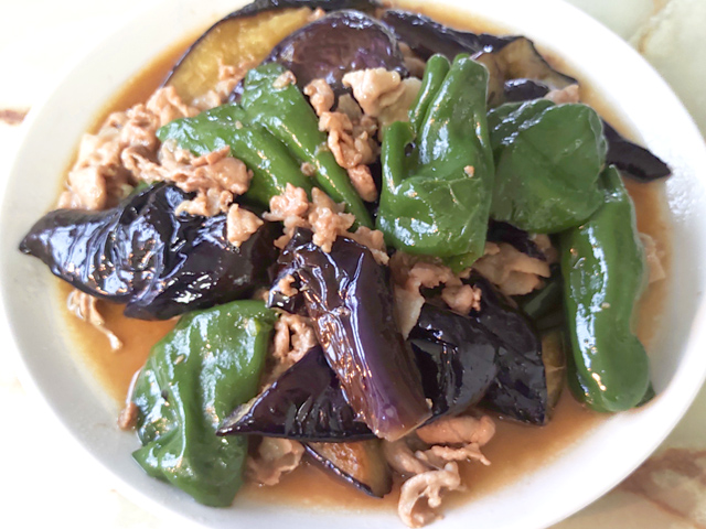 大量消費にも！茄子とピーマン・豚こまのトロトロ煮