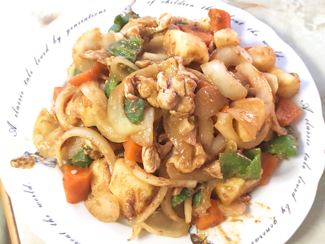 根菜たっぷり！豚こまと根菜のカレールー炒め♪