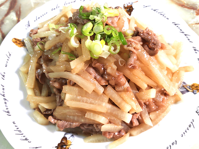 レンジで下ゆで！大根と豚こまの生姜炒め煮♪