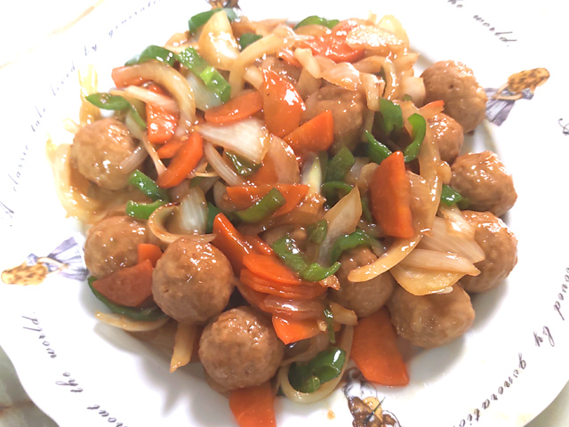 市販の肉団子で！根菜と肉団子のなんちゃって中華♪