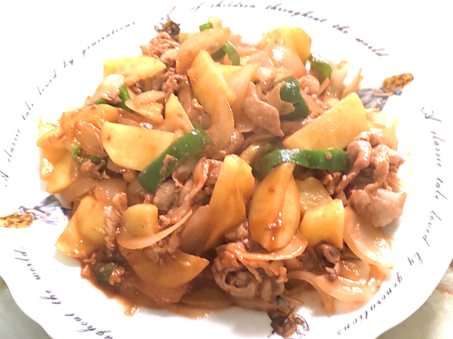 ほくほく？豚こまとポテトのケチャップ炒め♪