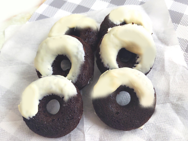 バレンタインに！チョコの焼きドーナツのチョコがけ♪